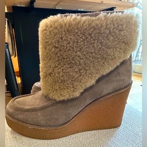 UGG Suede Wedge Heel Ankle Boots with Shearling trim - Gray, Sz 5.5